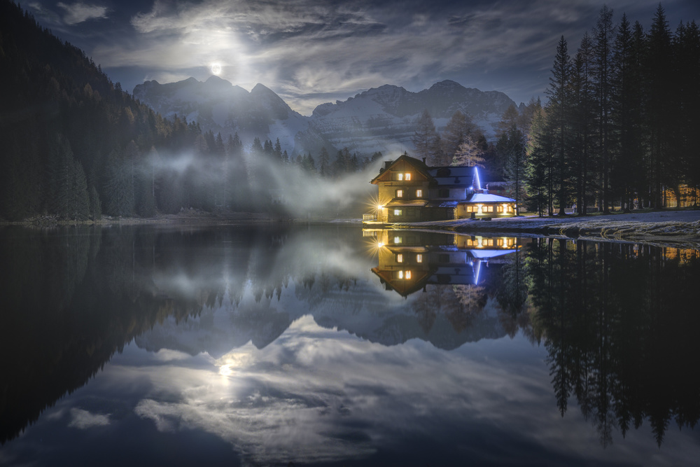 The Moon rises from the mountain from Alberto Ghizzi Panizza