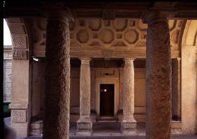 Vestibule of the west entrance, designed by Giulio Romano (1499-1546), 1524-34 (photo)